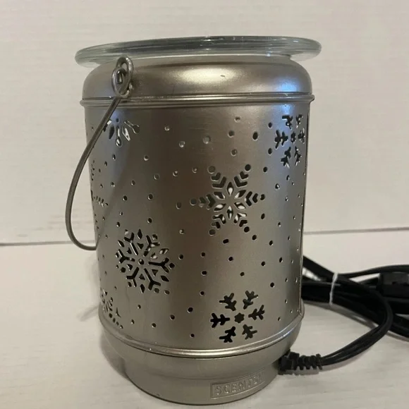 Scentsy Solitude Snowflakes Rustic Farmhouse Wax Warmer Retired - Christmas - Picture 4 of 5